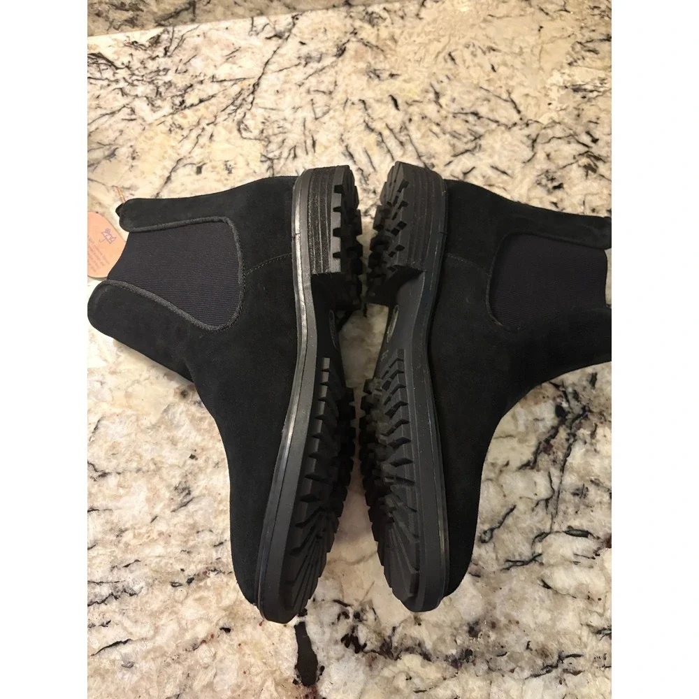 Sofft Leah Chelsea Boots 11M Black Suede Waterproof Pull-On Lug Sole Fall NWOB